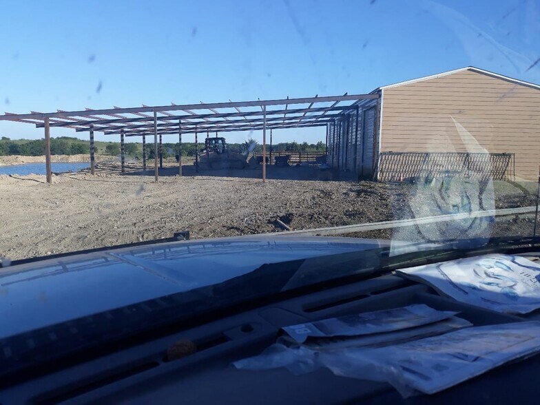 8039 W Highway 34, Italy, TX à vendre - Photo du bâtiment - Image 3 de 8