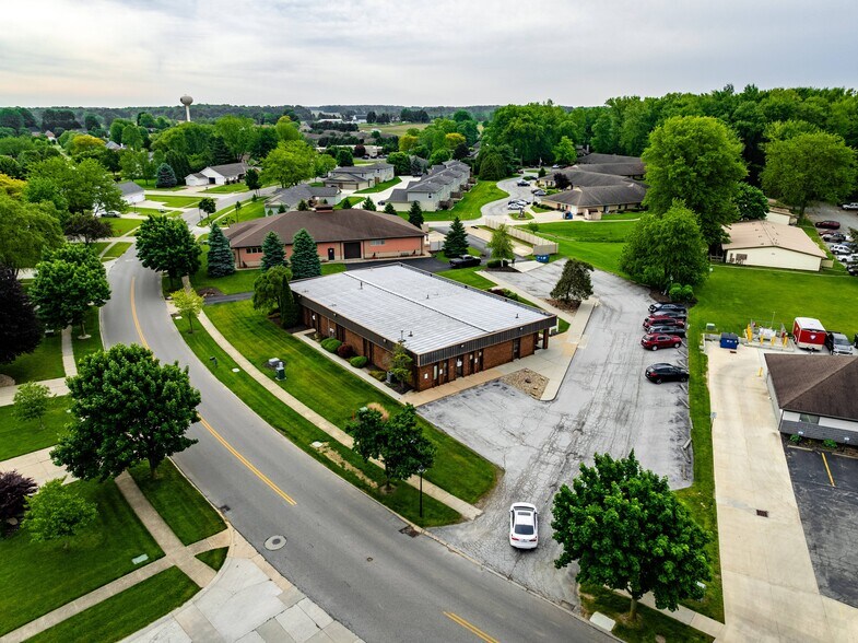 34 Executive Dr, Norwalk, OH à vendre - Photo du bâtiment - Image 2 de 44