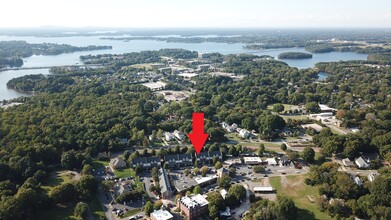 120 S Village Ln, Davidson, NC - Aérien  Vue de la carte