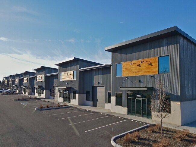 Plus de détails pour 2405 SW 1st St, Redmond, OR - Industriel à louer