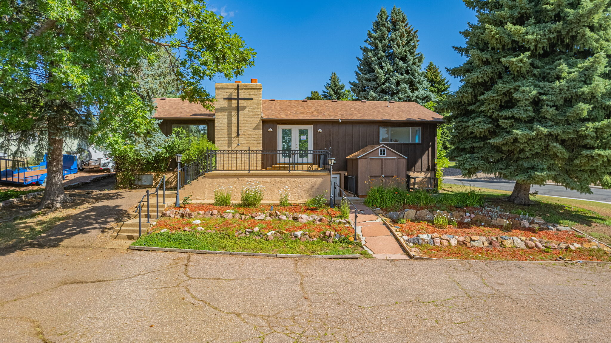 1628 Babcock Ln, Colorado Springs, CO for sale Primary Photo- Image 1 of 29