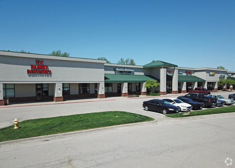 3500-3568 SW Market St, Lee's Summit, MO à louer - Photo du bâtiment - Image 3 de 6