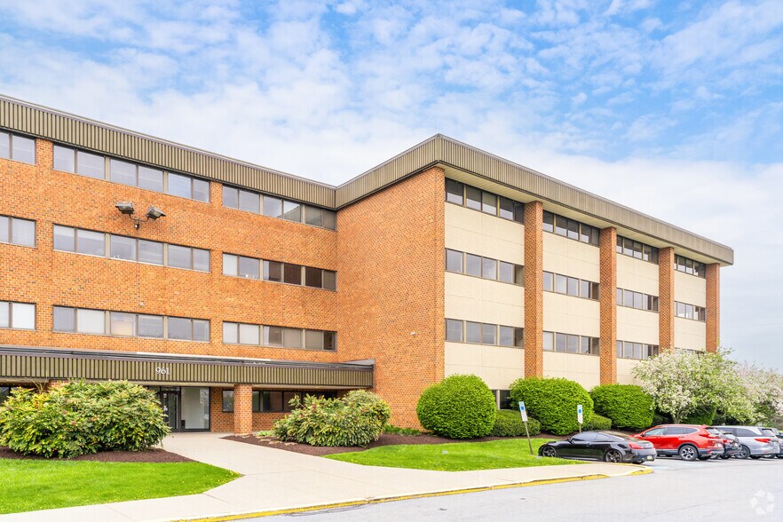 961 Marcon Blvd, Allentown, PA à louer - Photo du bâtiment - Image 3 de 5