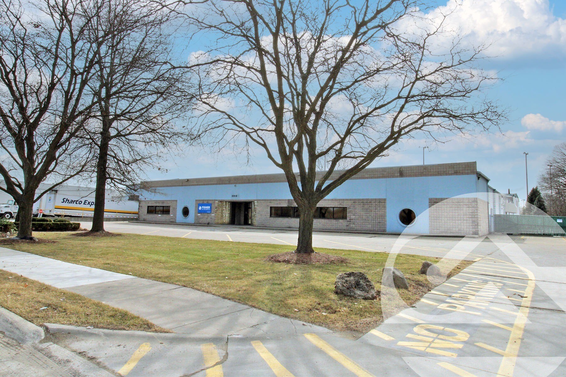 33100 Fisher Dr, Saint Clair Shores, MI for lease Building Photo- Image 1 of 3