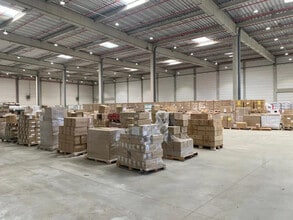 Industriel dans Marly-la-Ville à louer Photo du bâtiment- Image 2 de 6