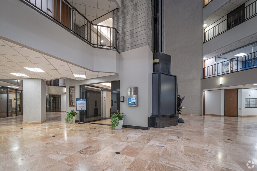 333 N Sam Houston Pky E, Houston, TX for lease - Lobby - Image 3 of 21