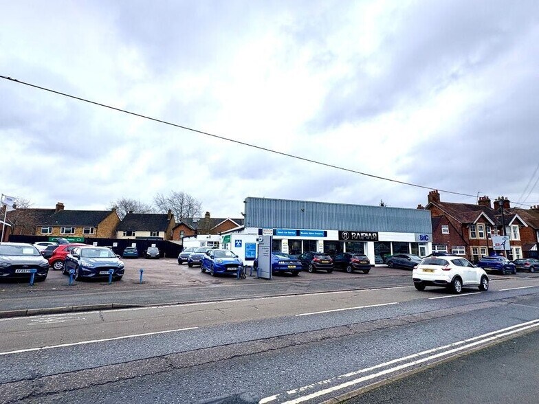 16-18 Banbury Rd, Bicester à louer - Photo du bâtiment - Image 3 de 12