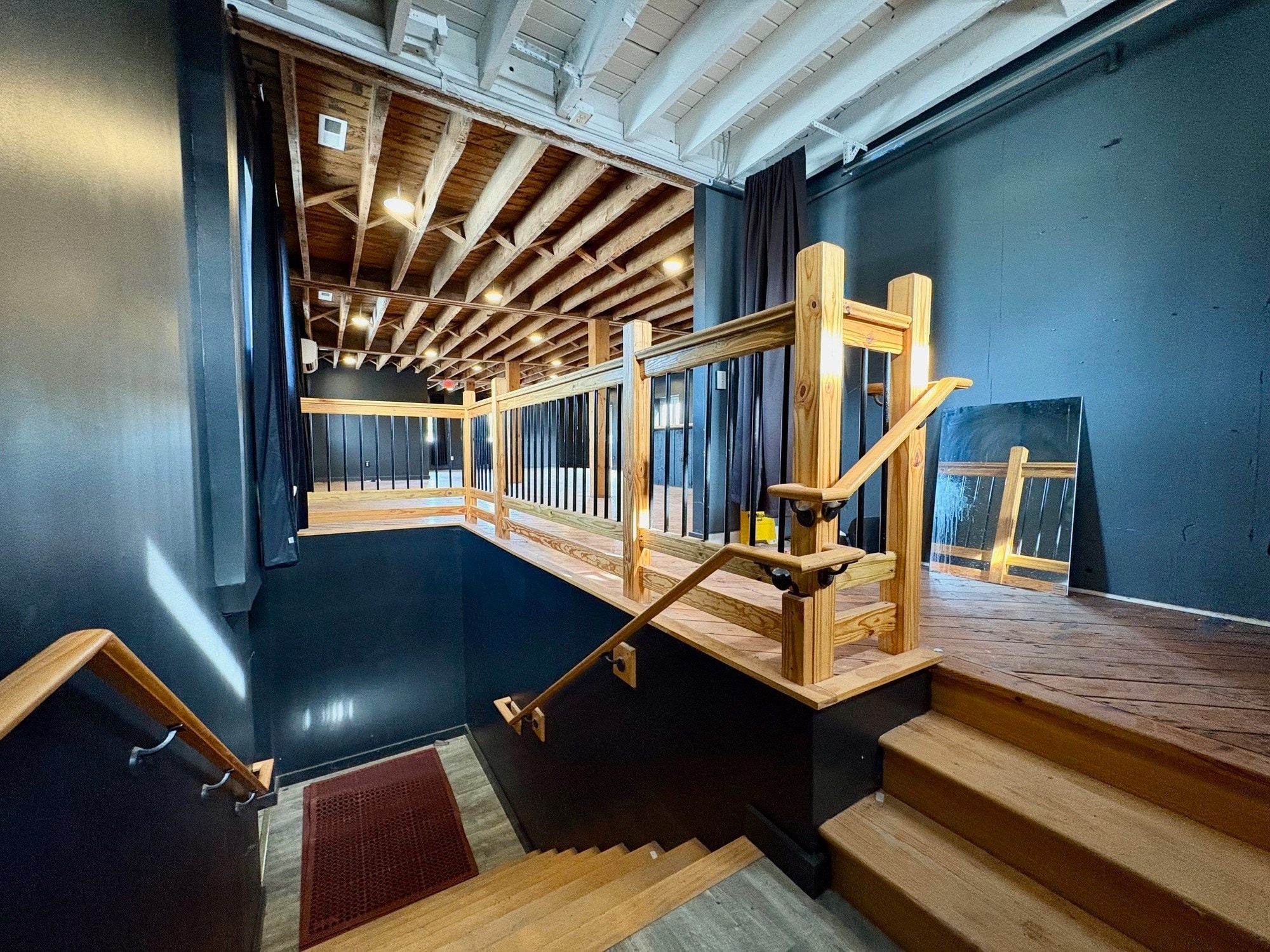 255-257 Short Coxe Ave, Asheville, NC for lease Interior Photo- Image 1 of 7