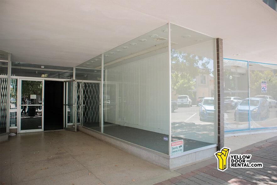 134 S K St, Tulare, CA à louer - Photo du bâtiment - Image 2 de 14