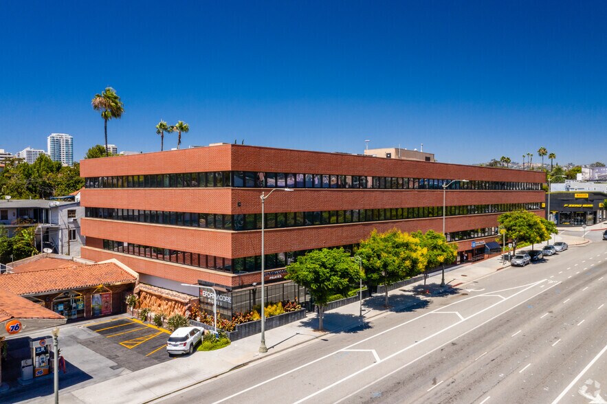 10351 Santa Monica Blvd, Los Angeles, CA à louer - Photo du bâtiment - Image 3 de 11