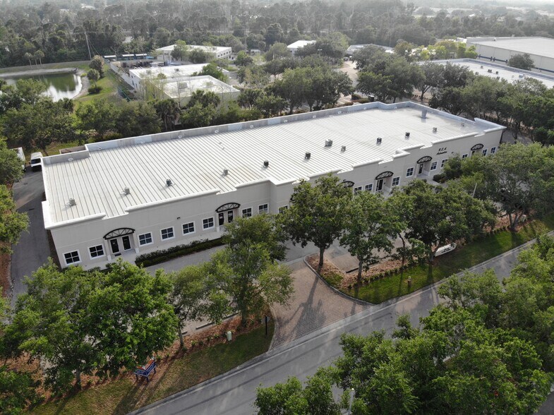 25270 Bernwood Dr, Bonita Springs, FL à louer - Photo principale - Image 1 de 10