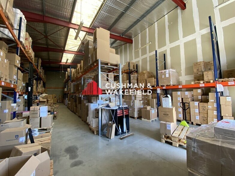 Office in Tournefeuille for lease - Interior Photo - Image 2 of 6