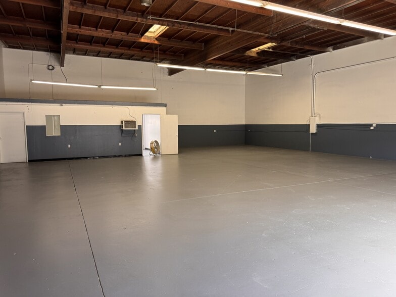 1022 W Gladstone St, Azusa, CA for lease - Interior Photo - Image 3 of 11