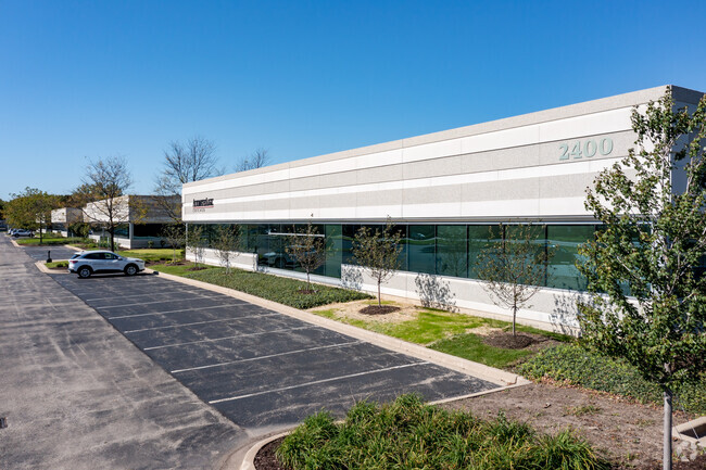 More details for 2400 Ogden Ave, Lisle, IL - Flex for Lease