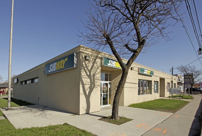 Plus de détails pour 2855 Derry Rd, Mississauga, ON - Commerce de détail à louer