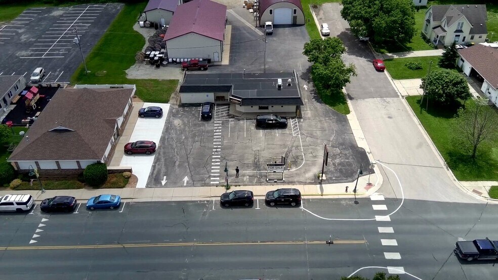 408 W Main St, Kasson, MN à vendre - Vidéo sur l’inscription commerciale - Image 2 de 29