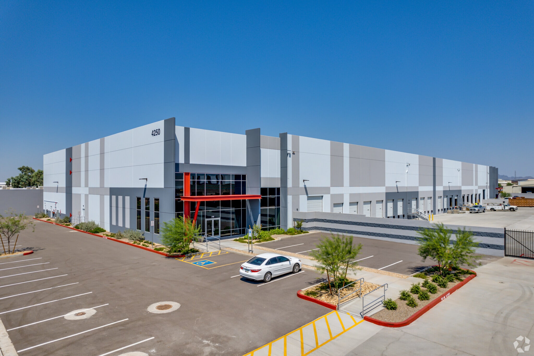 3050 S 44th St, Phoenix, AZ for lease Building Photo- Image 1 of 19