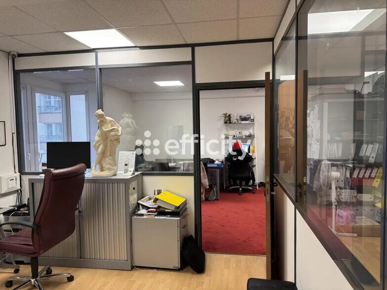 18 Rue Albert Rémy, Ris-Orangis for sale - Interior Photo - Image 1 of 10