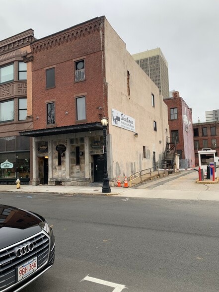 21 Hampden St, Springfield, MA for sale - Building Photo - Image 2 of 5