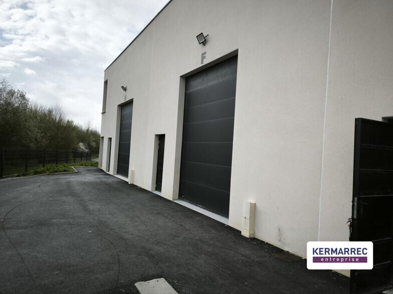Flex dans Noyal-Châtillon-sur-Seiche à louer - Photo du bâtiment - Image 3 de 5