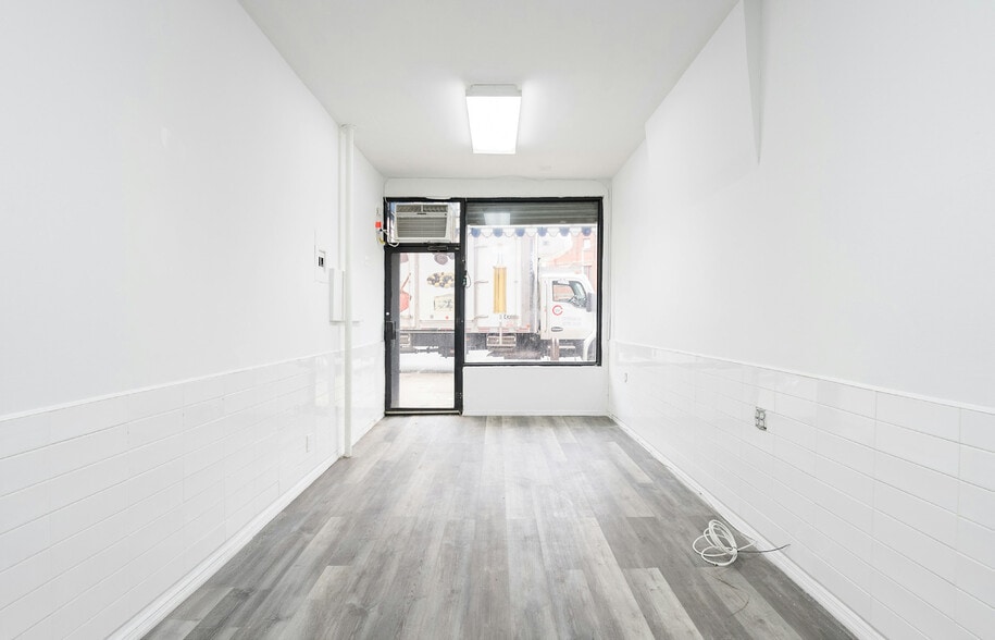 390 Metropolitan Ave, Brooklyn, NY à louer - Photo du bâtiment - Image 2 de 20