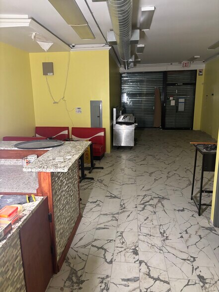 192 Bay St, Staten Island, NY à vendre - Photo du bâtiment - Image 2 de 9