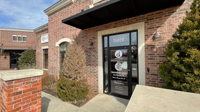 15712 N Pennsylvania Ave, Edmond, OK for lease Interior Photo- Image 1 of 10