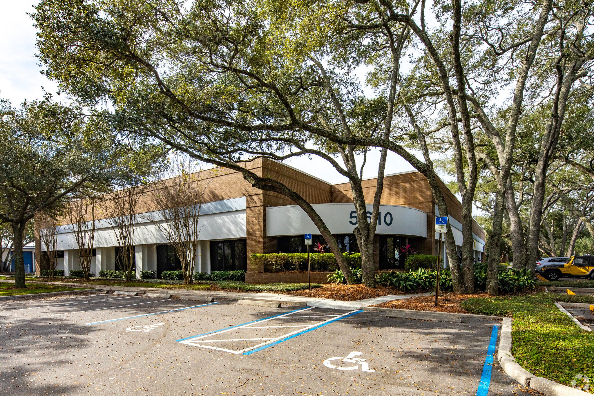 5610 W Sligh Ave, Tampa, FL à louer Photo du bâtiment- Image 1 de 10