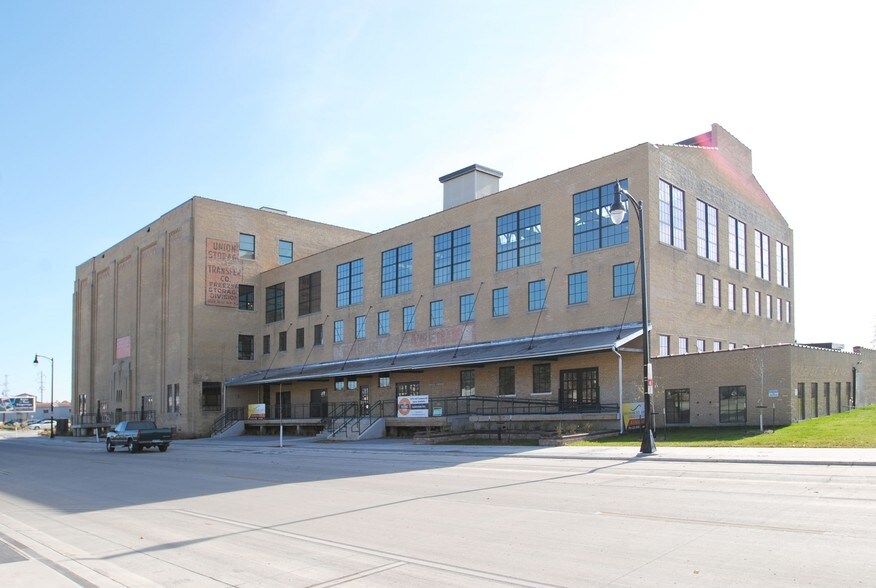 1100 Northern Pacific Ave N, Fargo, ND à louer - Photo du bâtiment - Image 3 de 3