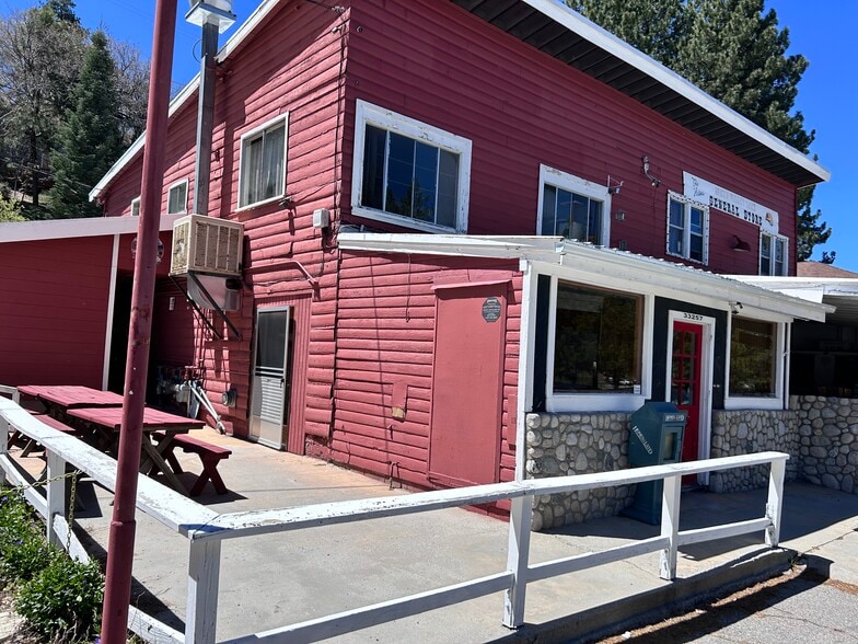 33257-33271 Green Valley Lake Rd, Green Valley Lake, CA for lease - Building Photo - Image 3 of 24