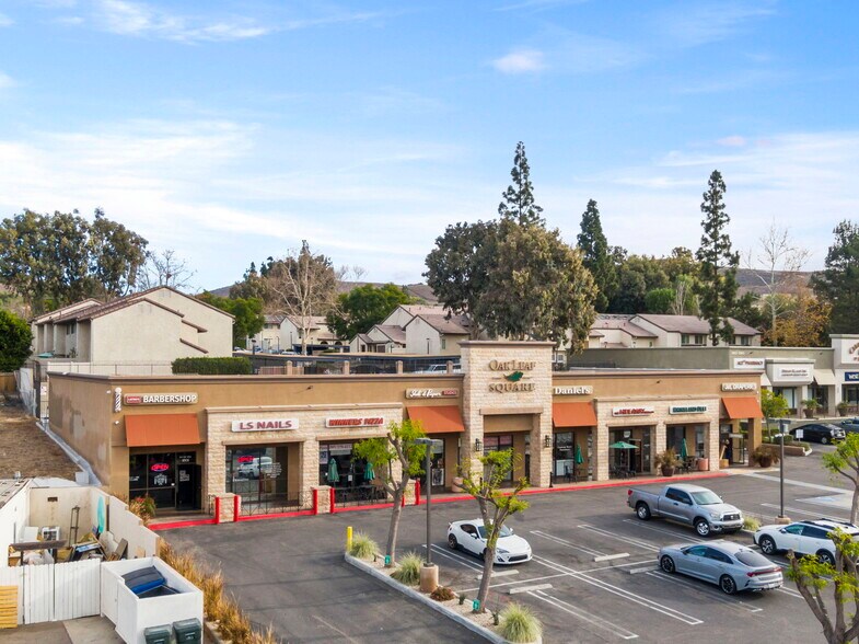 1801-1819 E Thousand Oaks Blvd, Thousand Oaks, CA à louer - Photo du bâtiment - Image 3 de 21