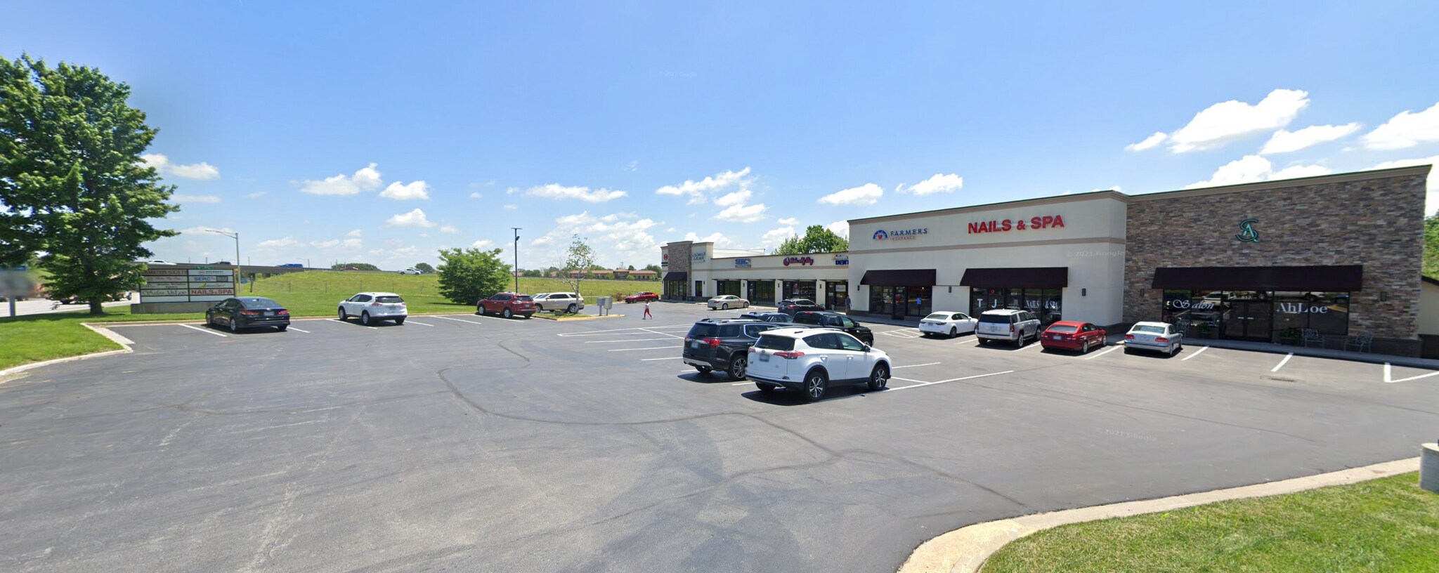 821-831 NE Lakewood Blvd, Lee's Summit, MO à louer Photo principale- Image 1 de 5