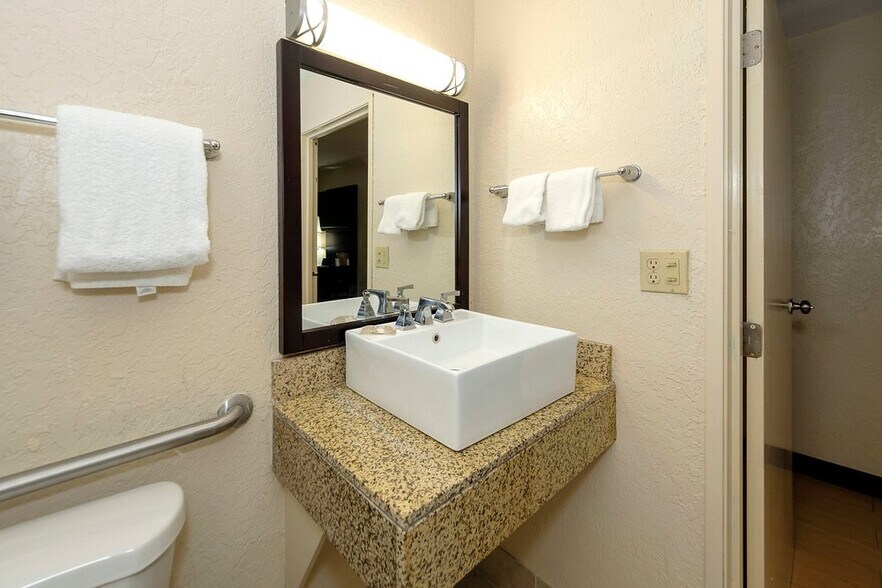 10901 Harts Rd, Jacksonville, FL à vendre - Photo du bâtiment - Image 2 de 30