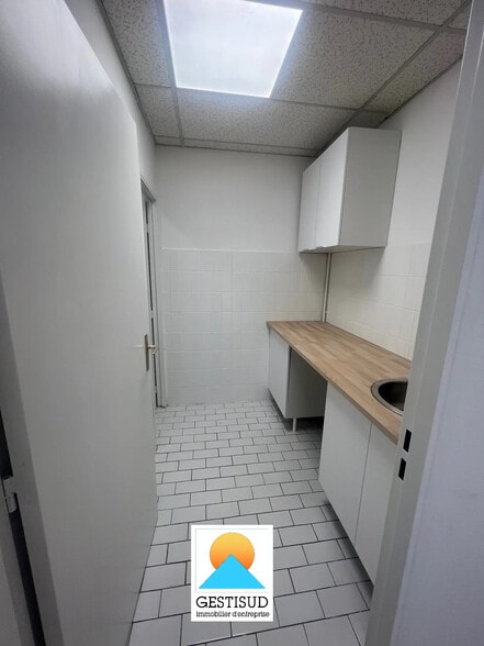 Bureau dans Aubagne à louer - Photo intérieure - Image 2 de 8