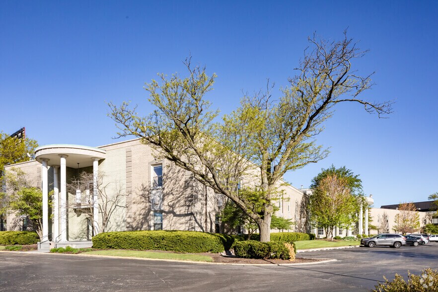 2720 S River Rd, Des Plaines, IL à louer - Photo du bâtiment - Image 2 de 10