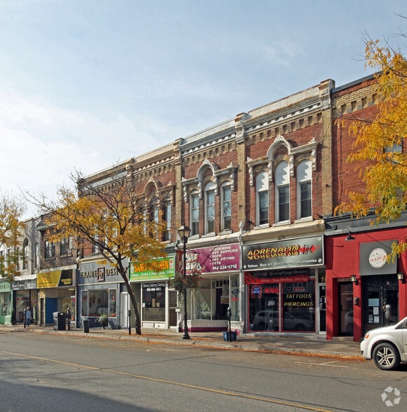 106-116 Brock St S, Whitby, ON for lease - Building Photo - Image 2 of 2