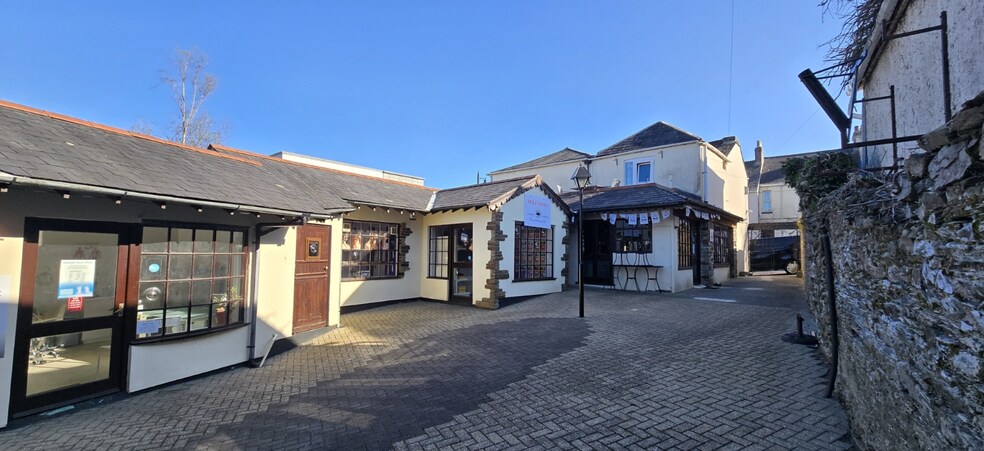 158 Fore St, Saltash à louer - Photo du bâtiment - Image 3 de 12