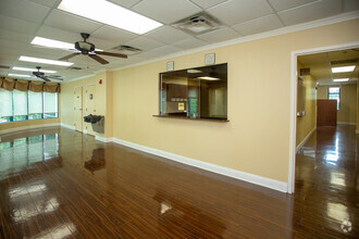 4555 Emerson Pky, Jacksonville, FL for lease Interior Photo- Image 2 of 9