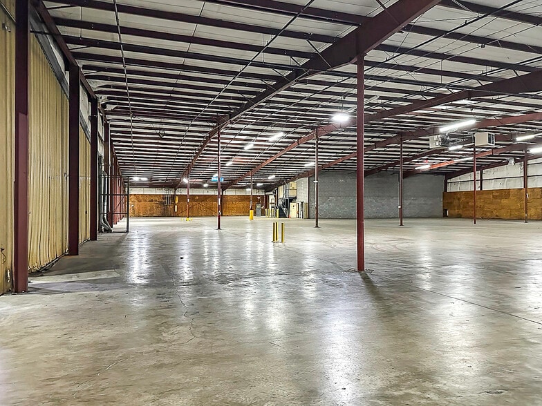 154 Industrial Park Cir, Lawrenceville, GA for lease - Interior Photo - Image 3 of 7