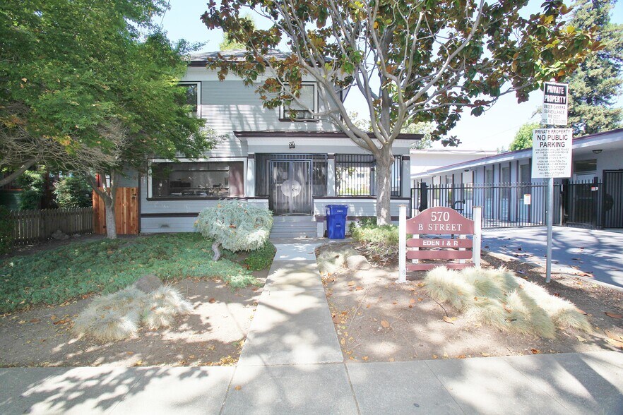 570 B St & 578 B St portefeuille de 2 propriétés à vendre sur LoopNet.ca - Photo du bâtiment - Image 3 de 18