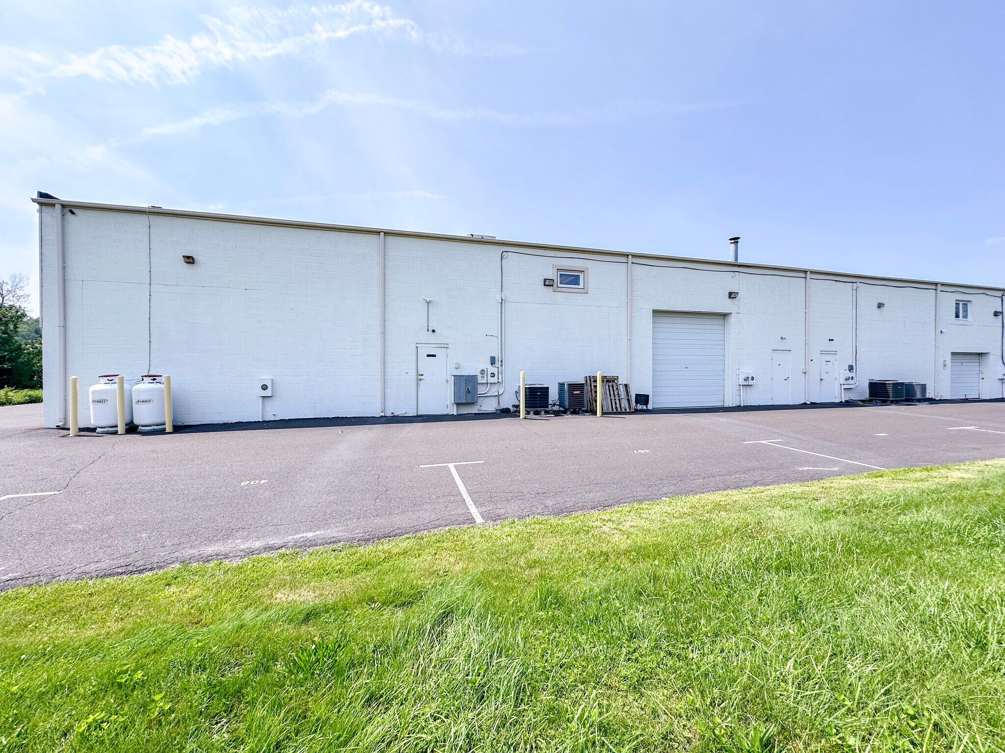 406 E Pennsylvania Blvd, Feasterville Trevose, PA for lease Interior Photo- Image 1 of 6