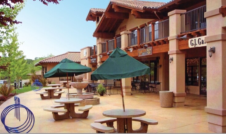 660 Auburn Folsom Rd, Auburn, CA à louer - Photo du bâtiment - Image 3 de 12