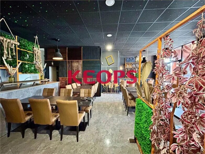 Retail in Launaguet for lease - Interior Photo - Image 3 of 24