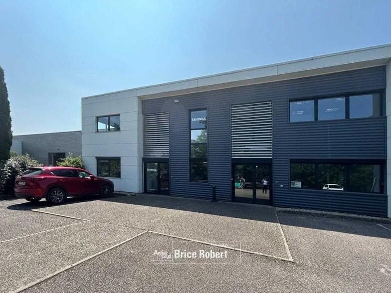 Office in Saint-Priest for lease - Building Photo - Image 1 of 6