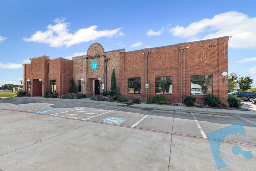 8913 Mid Cities Blvd, North Richland Hills, TX à louer - Photo du bâtiment - Image 3 de 12
