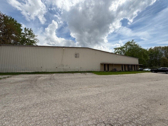 1652 Ellen Rd, Benton Harbor, MI for lease Building Photo- Image 1 of 16