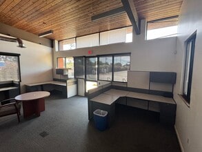 19400 Frontage Rd, Acampo, CA for lease Interior Photo- Image 1 of 10
