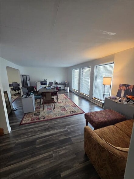 6864 E Genesee St, Fayetteville, NY à louer - Photo intérieure - Image 3 de 13