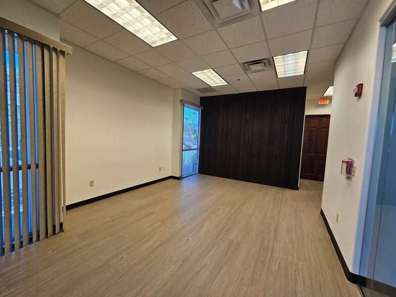 18205 N 51st Ave, Glendale, AZ for lease - Building Photo - Image 2 of 13