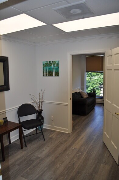 222 E Wisconsin Ave, Lake Forest, IL à louer - Photo intérieure - Image 2 de 21